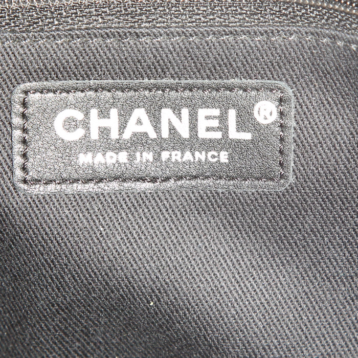 Sac à main Chanel 2.55 en tweed noir et cuir noir - Detail D3