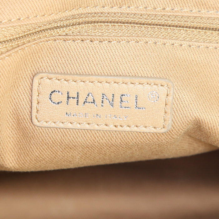 Borsa Chanel Gabrielle  in pelle trapuntata beige e pelle liscia nera - Detail D3