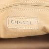 Bolso Chanel Gabrielle  en cuero acolchado beige y cuero liso negro - Detail D3 thumbnail