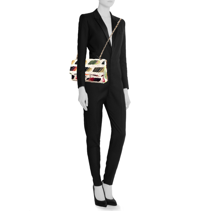 Borsa a tracolla Chanel Timeless jumbo in tela bianca con motivo - Detail D2