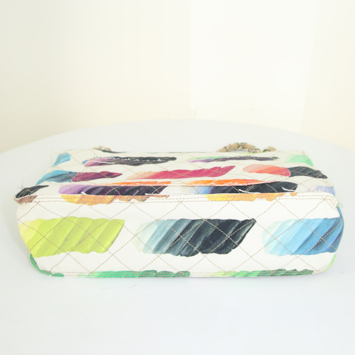 Borsa a tracolla Chanel Timeless jumbo in tela bianca con motivo - Detail D5