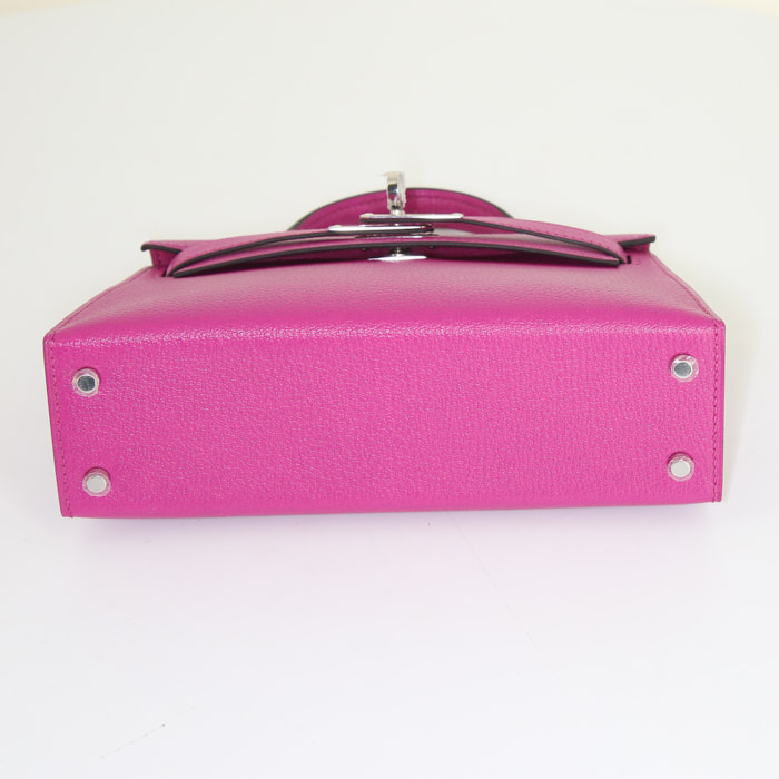 Sac à main Hermes Kelly 20 cm petit modèle en cuir pourpre - Detail D6