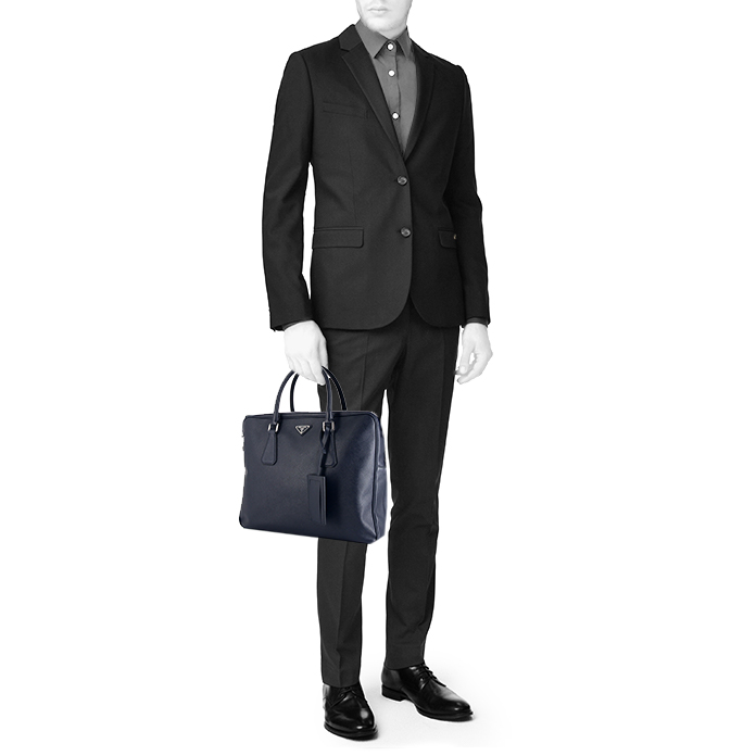 Briefcase in dark blue leather - Detail D1