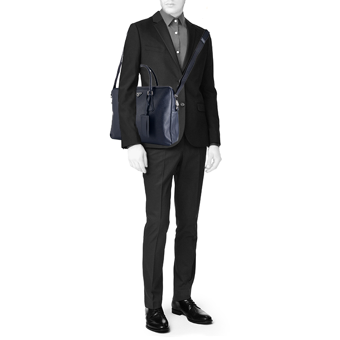 Briefcase in dark blue leather - Detail D2