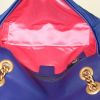 Bolso bandolera Gucci GG Marmont en terciopelo acolchado azul - Detail D3 thumbnail