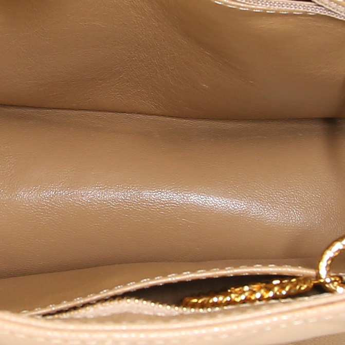 Chanel Medaillon - Bag handbag in beige quilted grained leather - Detail D2