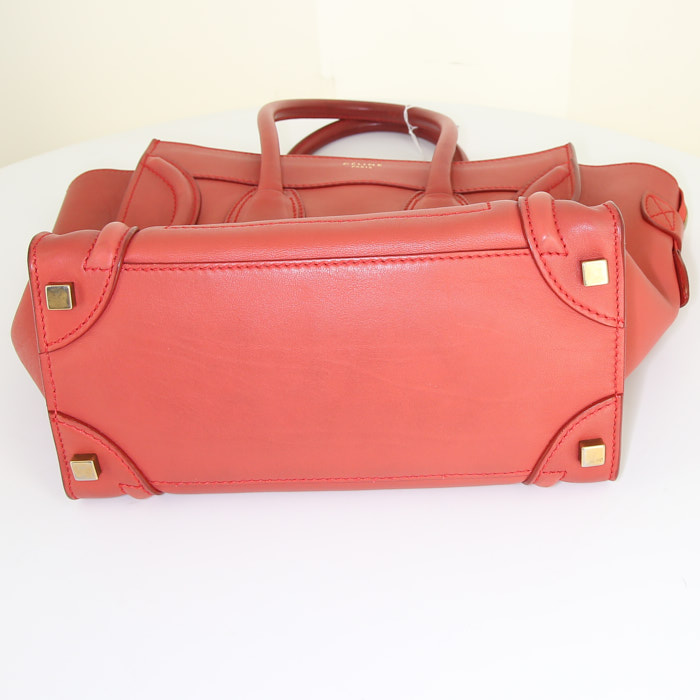 Bolso de mano Celine Luggage Micro modelo pequeño en cuero granulado rojo - Detail D4