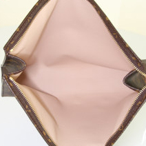 Pochette Louis Vuitton Poche Toilette en toile monogram et cuir naturel - Detail D2