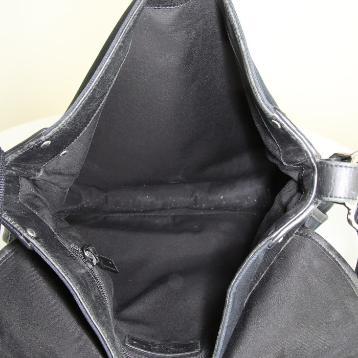 Saint Laurent Vintage shoulder bag in black canvas - Detail D2