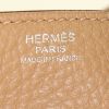 Bolso de mano Hermes Lindy en cuero togo beige - Detail D3 thumbnail