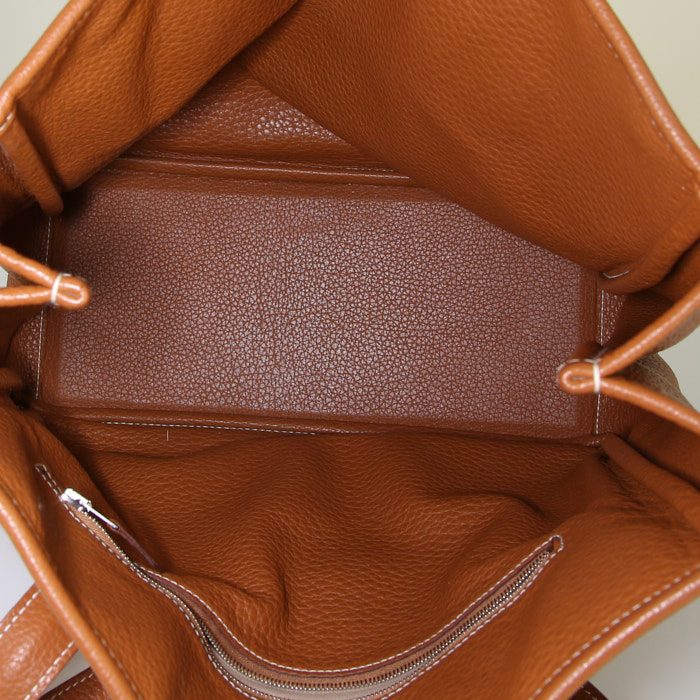 Sac cabas Hermès Victoria II en cuir togo gold - Detail D2