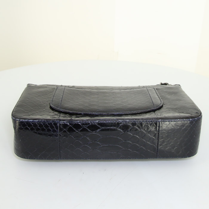 Sac à main Chanel Timeless en python bleu - Detail D5