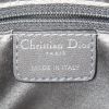 Sac à main Dior Lady Dior moyen modèle en cuir gris - Detail D4 thumbnail