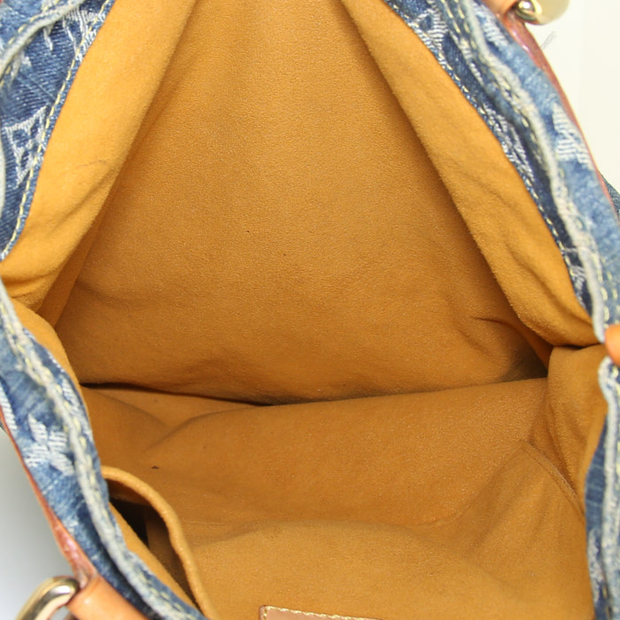 Bolso de mano Louis Vuitton en lona denim Monogram azul y cuero natural - Detail D2