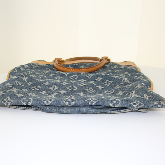 Louis Vuitton handbag in blue monogram denim canvas and natural leather - Detail D4