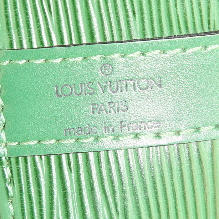 Sac Louis Vuitton petit Noé en cuir épi vert - Detail D3
