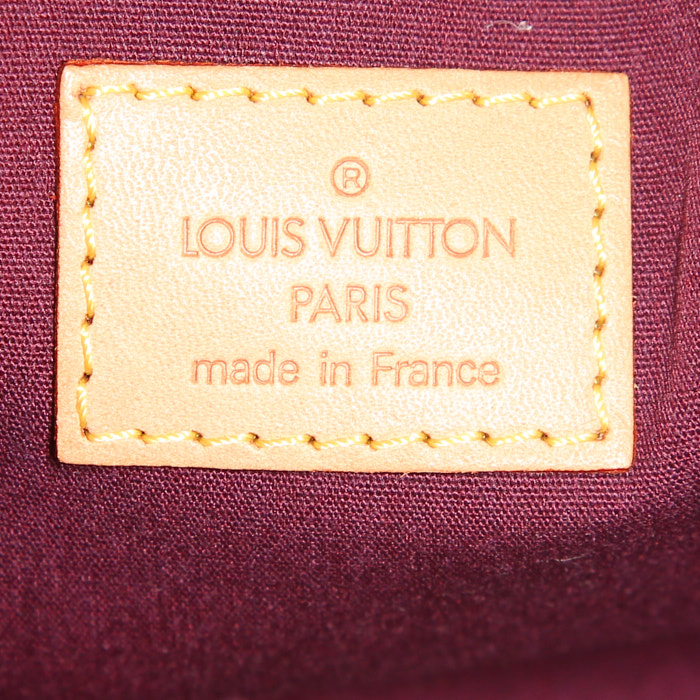 Bolso de mano Louis Vuitton Roxbury en charol Monogram violeta y cuero natural - Detail D4