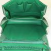 Bolso de mano Celine Classic Box en piel de lagarto verde - Detail D2 thumbnail