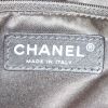 Sac cabas Chanel Shopping GST en cuir grainé matelassé noir - Detail D3 thumbnail