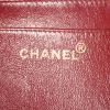 Sac bandoulière Chanel Timeless jumbo en cuir matelassé noir - Detail D3 thumbnail