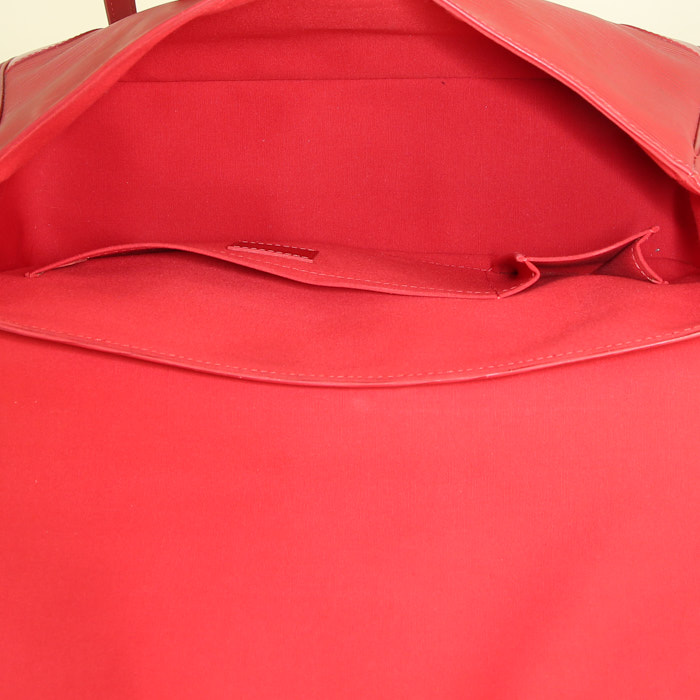 Louis Vuitton Ségur large model bag worn on the shoulder or carried in the hand in red epi leather - Detail D2
