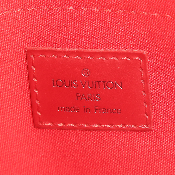 Louis Vuitton Ségur large model bag worn on the shoulder or carried in the hand in red epi leather - Detail D3