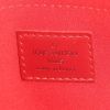 Bolso para llevar al hombro o en la mano Louis Vuitton Ségur modelo grande en cuero Epi rojo - Detail D3 thumbnail