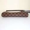 Borsa a tracolla Louis Vuitton Eva in tela a scacchi marrone - Detail D5 thumbnail