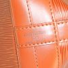 Bolso de mano Louis Vuitton Grand Noé modelo grande en cuero Epi dos tonos marrón - Detail D3 thumbnail