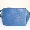 Louis Vuitton petit Noé bag in Toledo blue epi leather - Detail D4 thumbnail