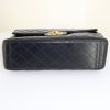 Bolso de mano Chanel Timeless Maxi Jumbo en cuero acolchado azul marino - Detail D5 thumbnail