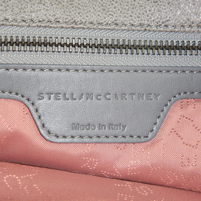 Stella McCartney Falabella handbag in grey quilted canvas - Detail D4