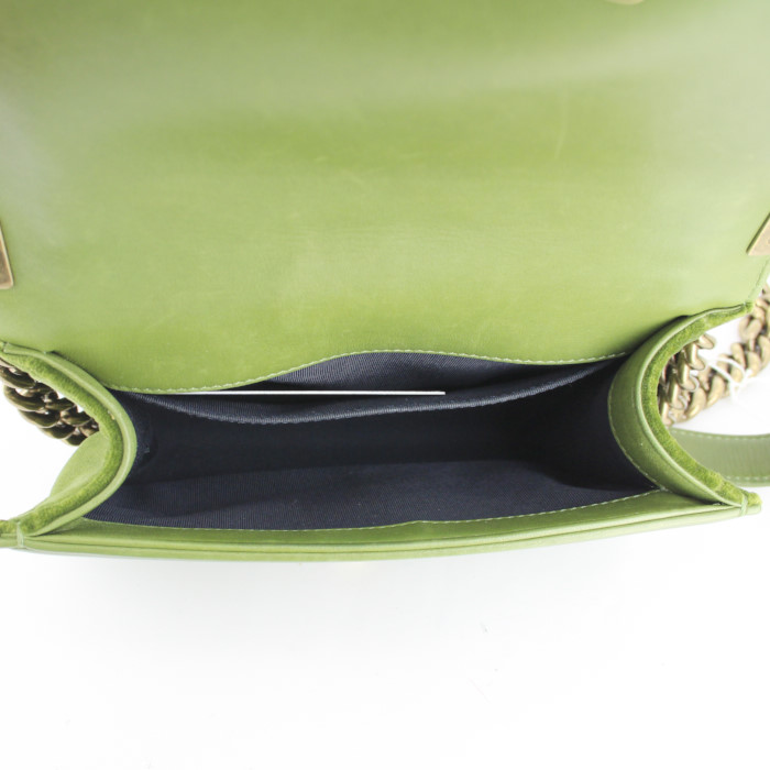 Sac bandoulière Chanel Boy en tweed vert et violet et velours vert - Detail D3