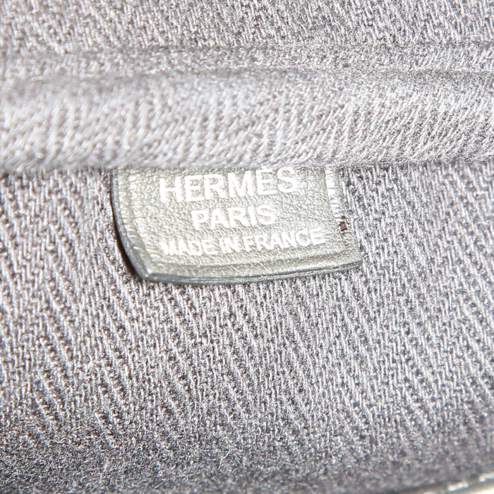 Sac de week end Hermès Arion en cuir Swift noir - Detail D3