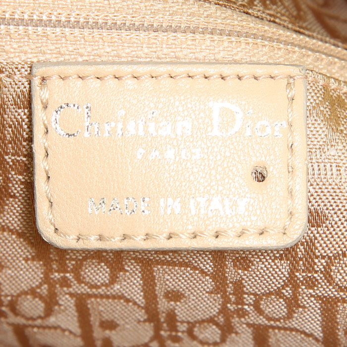 Bolso de mano Dior en tela beige y cuero beige - Detail D3