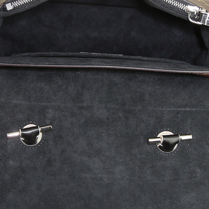 Sac bandoulière Louis Vuitton Chain It petit modèle en toile monogram et cuir noir - Detail D3