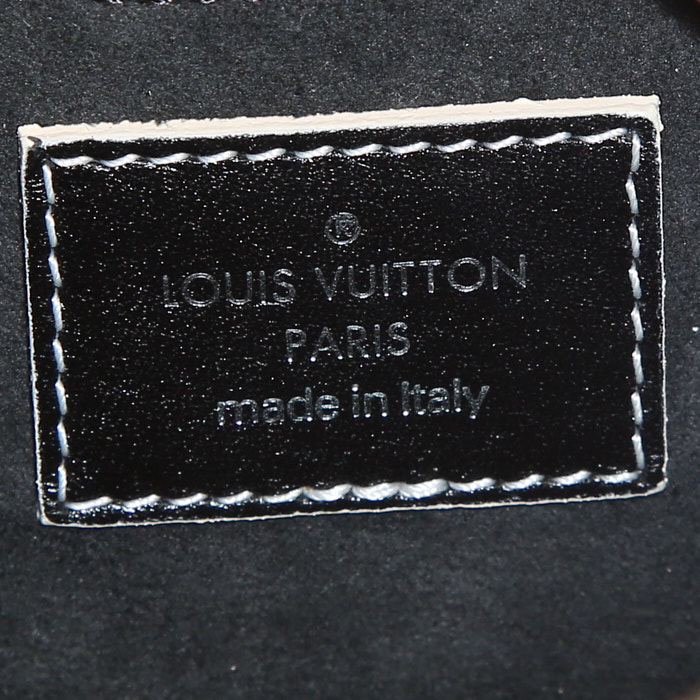 Sac bandoulière Louis Vuitton Chain It petit modèle en toile monogram et cuir noir - Detail D4