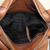 Bolso para llevar al hombro Prada en cuero marrón - Detail D2 thumbnail