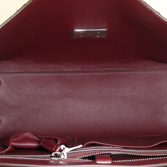 Bolso de mano Givenchy Shark en piel de pitón color burdeos - Detail D3
