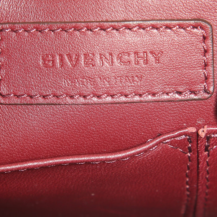 Bolso de mano Givenchy Shark en piel de pitón color burdeos - Detail D4