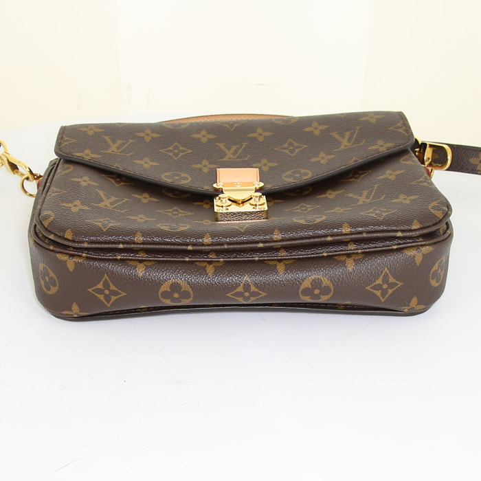 Sac bandoulière Louis Vuitton Metis en toile monogram marron et cuir naturel - Detail D5