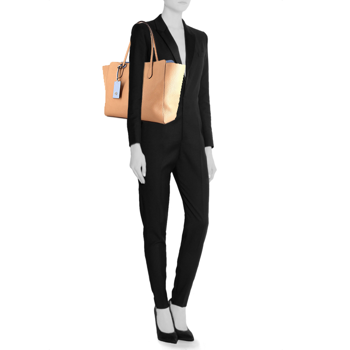 Sac cabas Gucci Swing en cuir grainé beige - Detail D1