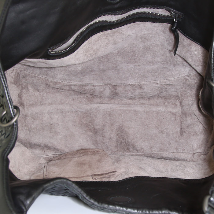 Bolso de mano Bottega Veneta en cuero trenzado negro - Detail D2