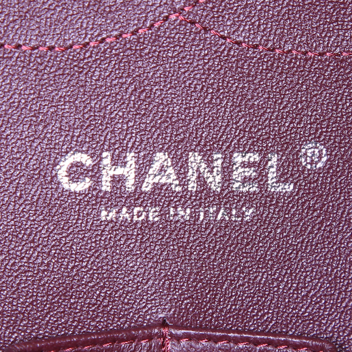 Borsa a tracolla Chanel Timeless jumbo in pelle martellata e trapuntata nera - Detail D4