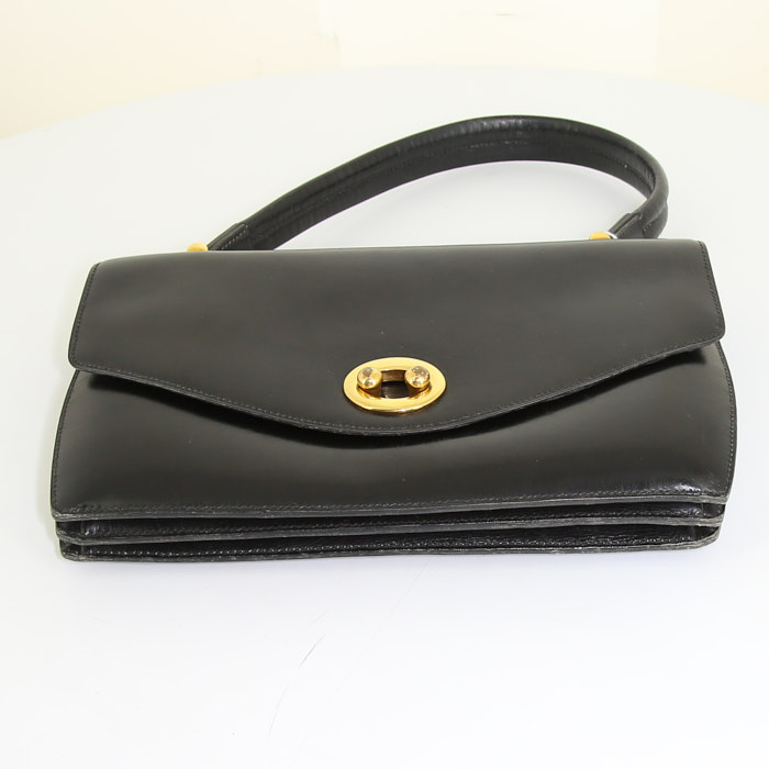 Bolso de noche Hermès Boutonnière en cuero box negro - Detail D4