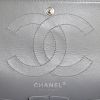 Bolso de mano Chanel 2.55 en cuero acolchado gris - Detail D4 thumbnail