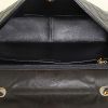 Bolso bandolera Chanel Timeless jumbo en cuero acolchado negro - Detail D3 thumbnail