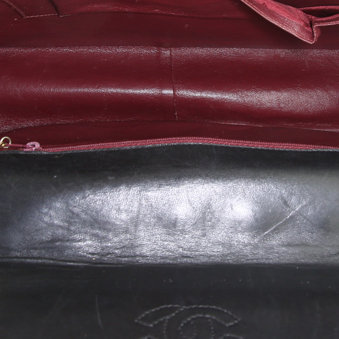 Sac Chanel Timeless Maxi Jumbo en cuir matelassé noir - Detail D3