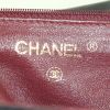 Bolso Chanel Timeless Maxi Jumbo en cuero acolchado negro - Detail D4 thumbnail