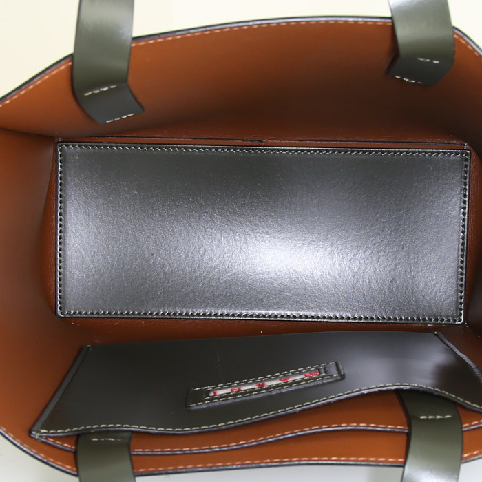 Sac cabas Marni en cuir vert-foncé blanc et noir - Detail D3